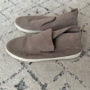 Womens taupe suede flats/sneakers/loafers/sneakers